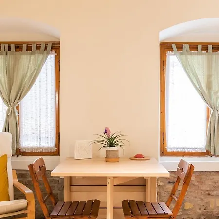Kumquat Cozy Retreat In The Heart Of Corfu Town